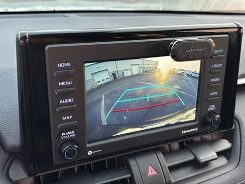 Used 2022 Toyota RAV4 XLE image 20