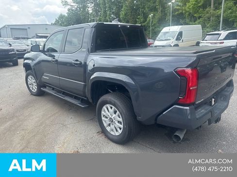 Used 2025 Toyota Tacoma SR5 AWD/4WD image 15