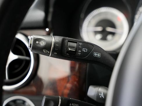 Used 2013 Mercedes-Benz GLK 350 4MATIC image 18