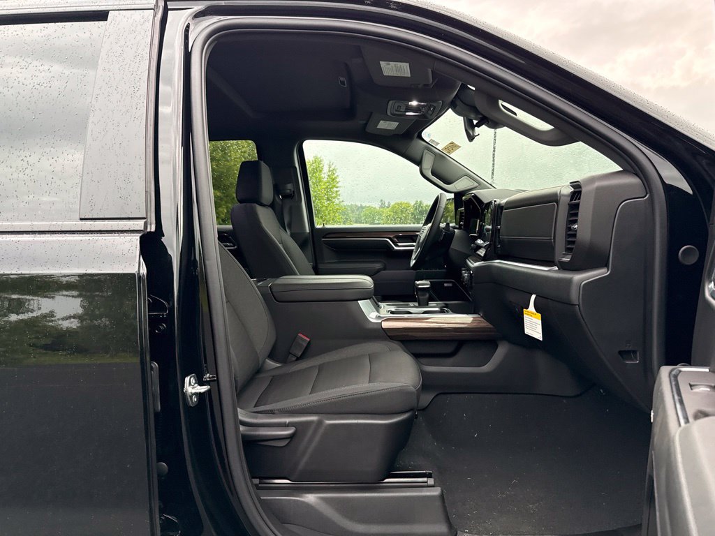 New 2026 Chevrolet Silverado 1500 RST w/ Dark Appearance Package AWD/4WD image 10