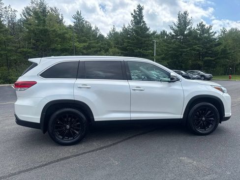 Used 2019 Toyota Highlander XLE AWD/4WD image 7