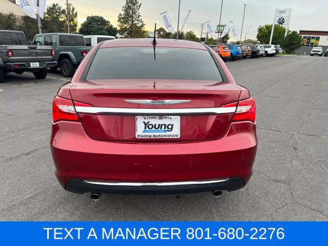 Used 2013 Chrysler 200 Limited FWD image 4