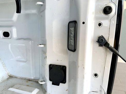 Used 2023 GMC Sierra 1500 Elevation image 23