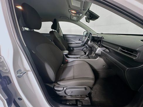 Used 2025 Hyundai Kona SEL image 32