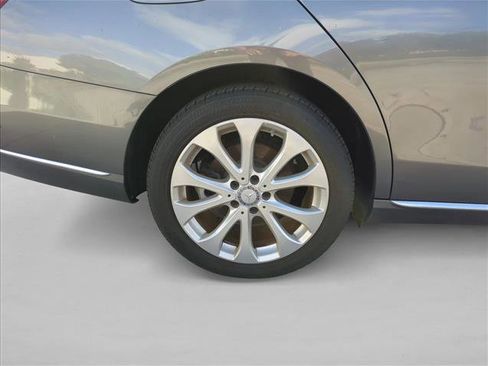 Used 2017 Mercedes-Benz E 300 image 29