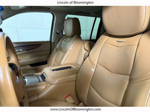 Used 2016 Cadillac Escalade ESV Platinum AWD/4WD image 24