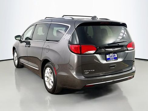 Used 2019 Chrysler Pacifica Touring-L w/ Advanced Safetytec Group image 5