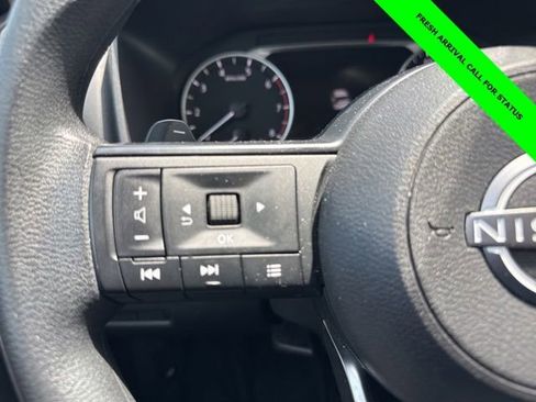 Used 2024 Nissan Rogue S FWD image 18