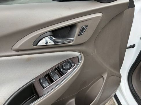 Used 2022 Chevrolet Malibu LT FWD image 15