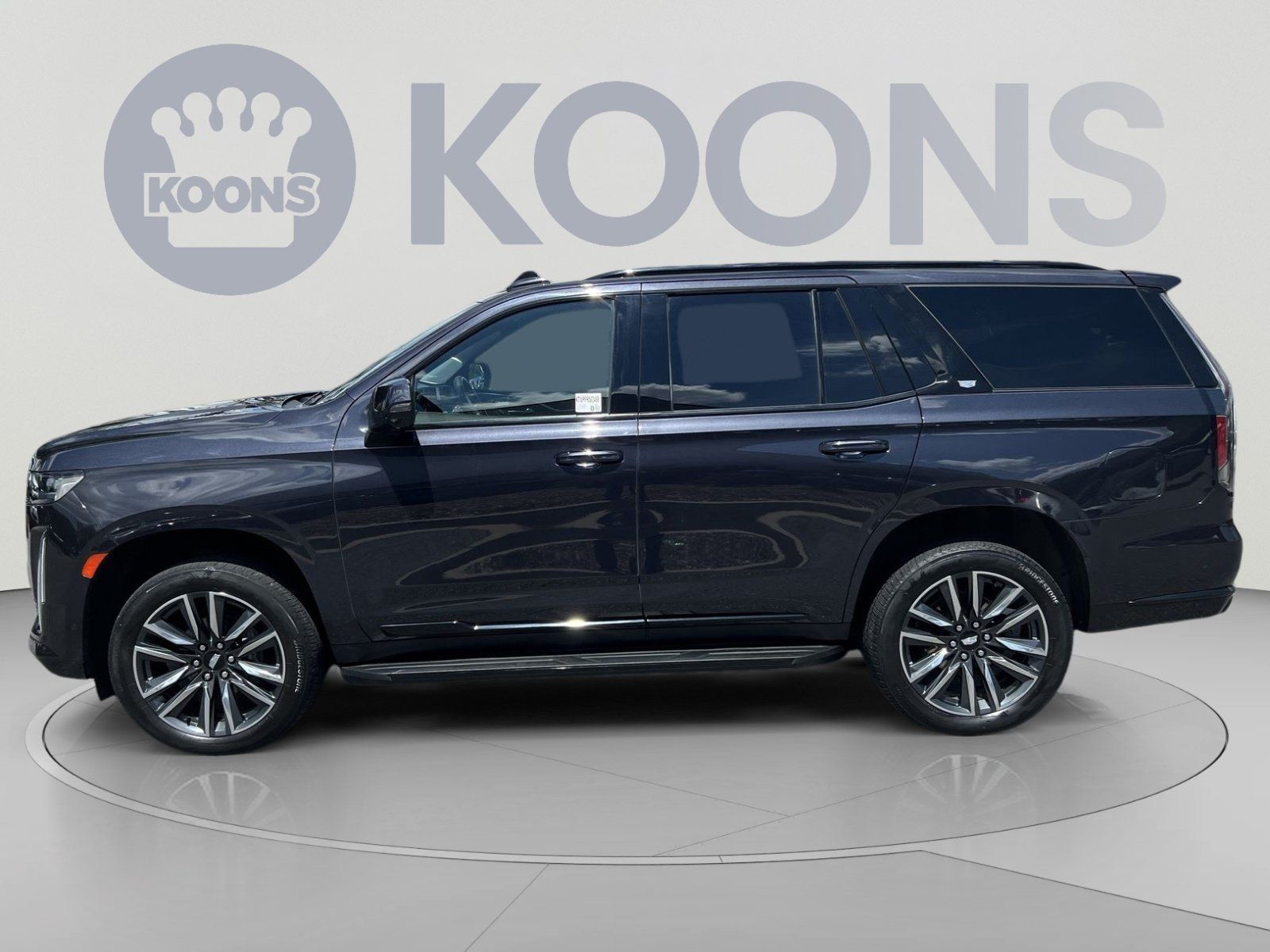 Used 2023 Cadillac Escalade Sport Platinum w/ Heavy-Duty Trailer Package AWD/4WD image 2