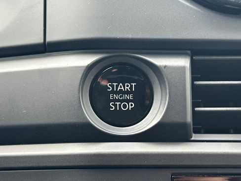 New 2025 Nissan Pathfinder S image 23