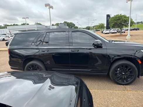 Used 2024 Cadillac Escalade Sport w/ Touring Package RWD image 4