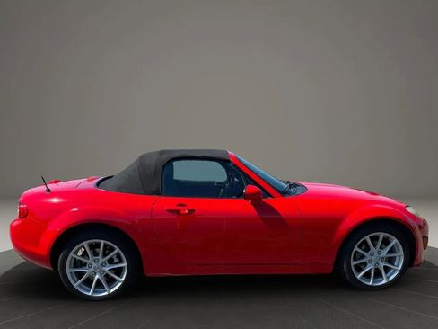 Used 2010 MAZDA MX-5 Miata Grand Touring w/ Premium Pkg RWD image 9