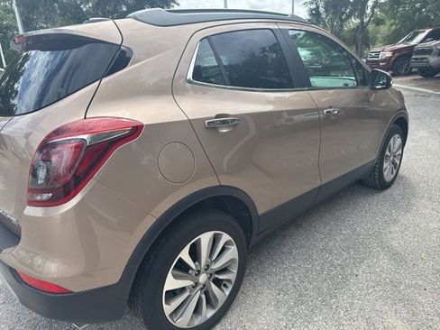 Used 2019 Buick Encore Preferred AWD/4WD image 4