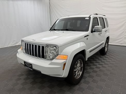Used 2012 Jeep Liberty Limited w/ Comfort/Convenience Group image 2