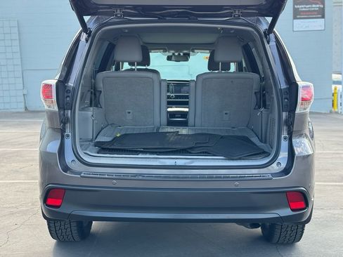 Used 2015 Toyota Highlander Limited Platinum image 13