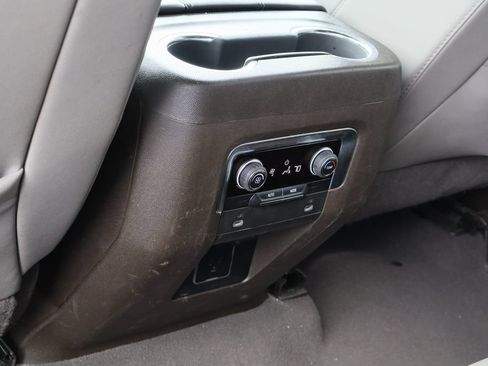 Used 2024 Chevrolet Suburban LT RWD image 24