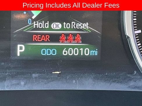 Used 2022 Toyota RAV4 XLE Premium AWD/4WD image 27