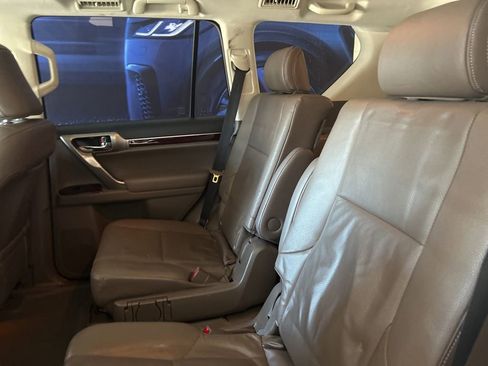 Used 2018 Lexus GX 460 image 13