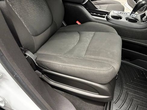 Used 2016 GMC Acadia SLE FWD image 34