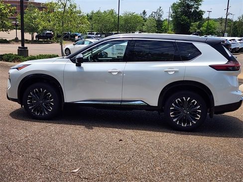 New 2025 Nissan Rogue Platinum w/ Tech Package image 6