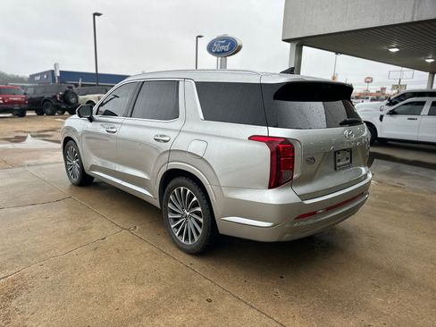 Used 2024 Hyundai Palisade Calligraphy image 10