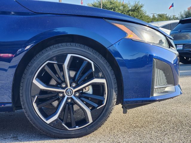 Used 2024 Nissan Altima 2.5 SR FWD image 9