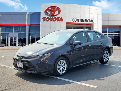 Certified 2025 Toyota Corolla LE FWD image 3