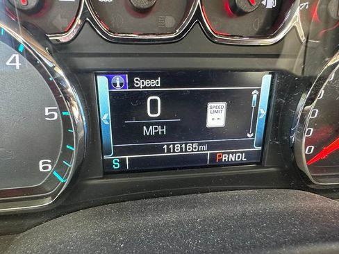 Used 2018 Chevrolet Suburban Premier AWD/4WD image 10