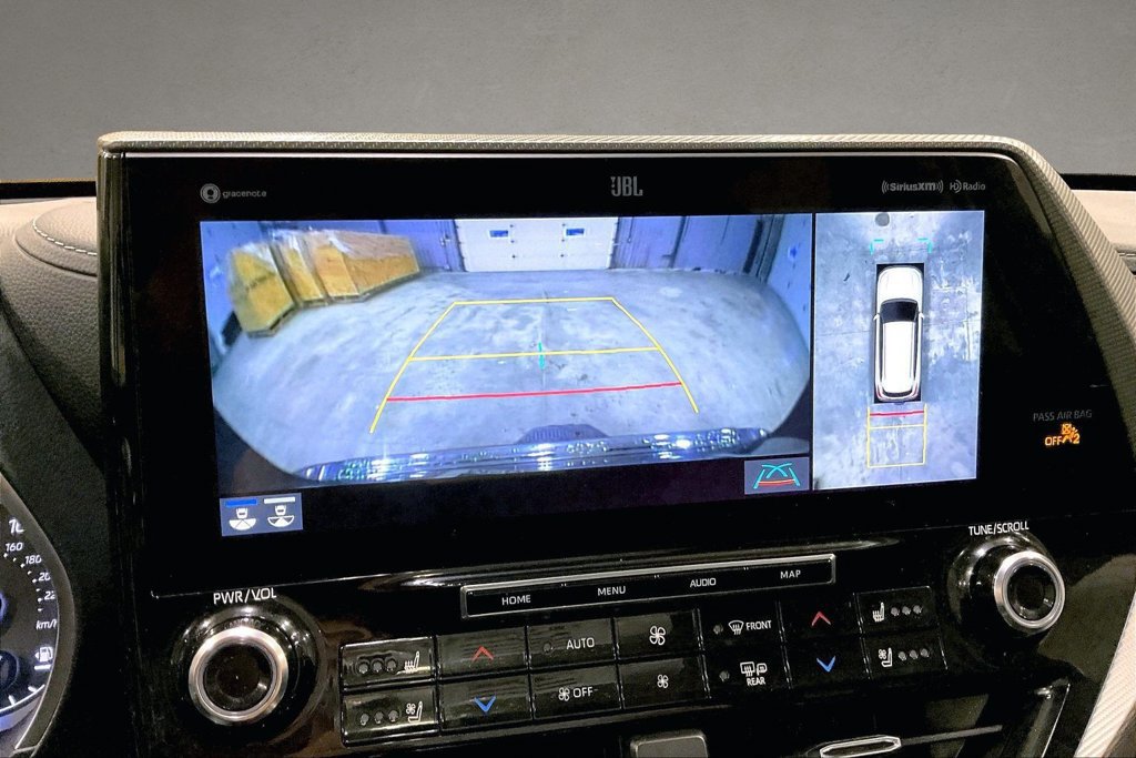 Used 2022 Toyota Highlander Platinum AWD/4WD image 15