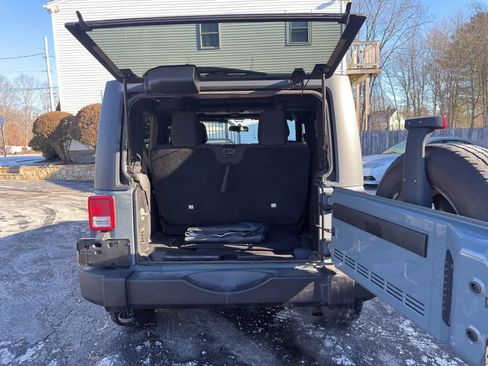 Used 2015 Jeep Wrangler Sport image 13