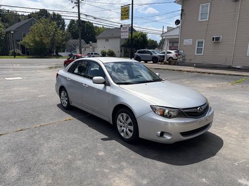 Used 2011 Subaru Impreza 2.5i AWD/4WD image 2