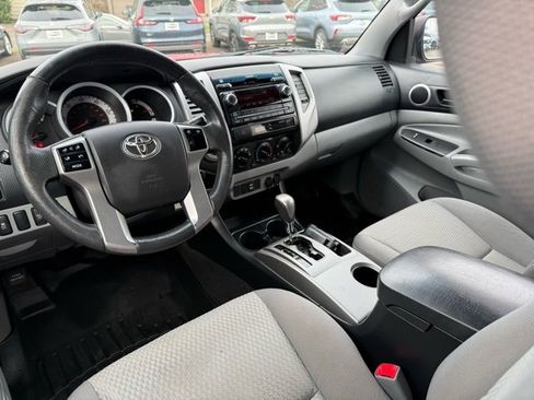 Used 2012 Toyota Tacoma 4x4 Double Cab w/ SR5 Pkg image 18