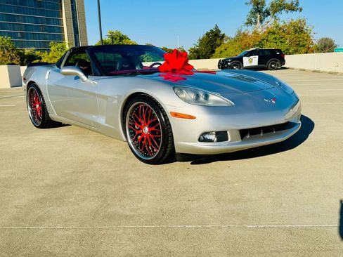 Used 2007 Chevrolet Corvette Coupe w/ Preferred Equipment Group image 19