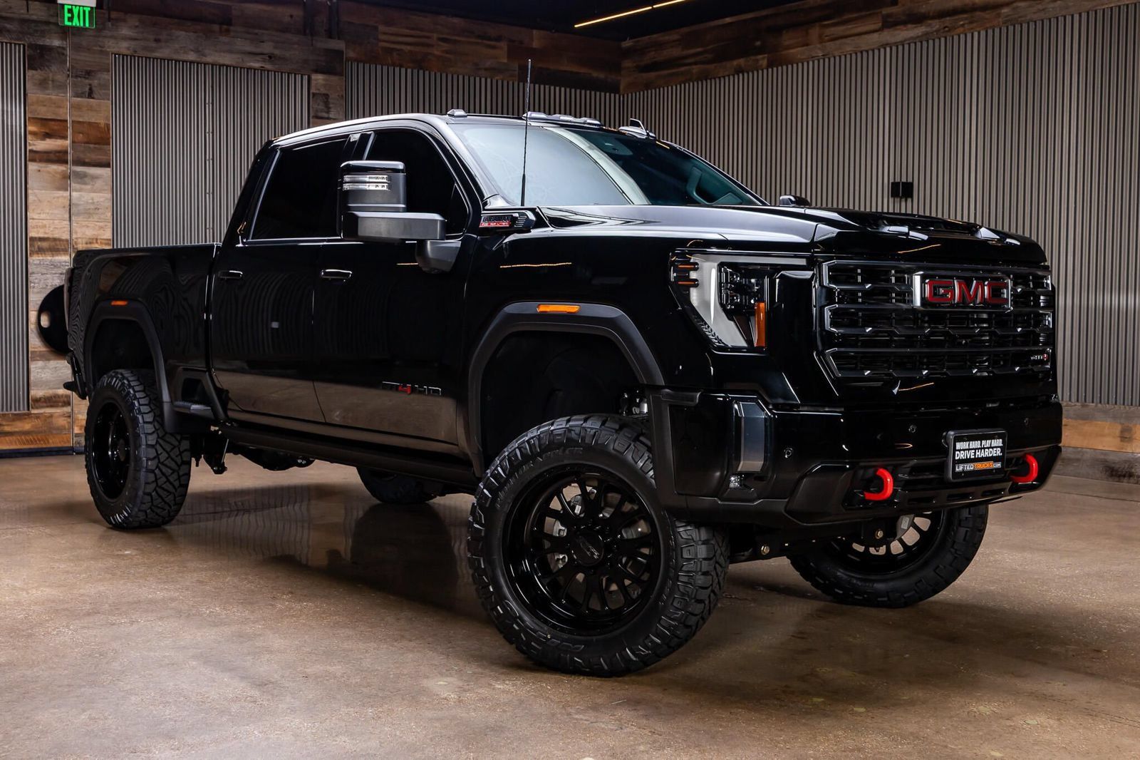 Used 2024 GMC Sierra 2500 AT4 w/ AT4 Premium Plus Package AWD/4WD image 1