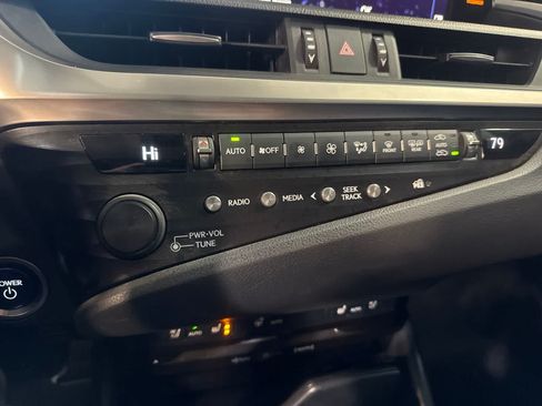 Used 2020 Lexus ES 300h w/ Premium Package FWD image 23