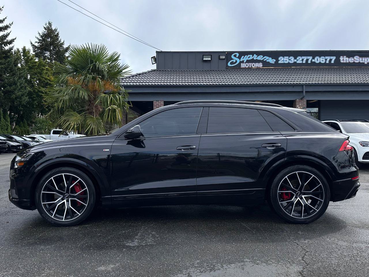 Used 2019 Audi Q8 Prestige w/ Luxury Package AWD/4WD image 3