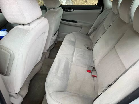 Used 2011 Chevrolet Impala LT FWD image 23