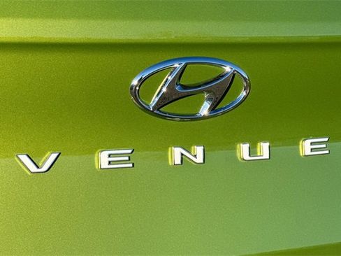 Used 2024 Hyundai Venue SEL image 33