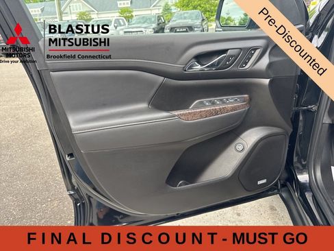 Used 2023 GMC Acadia Denali w/ Black Diamond Edition AWD/4WD image 20