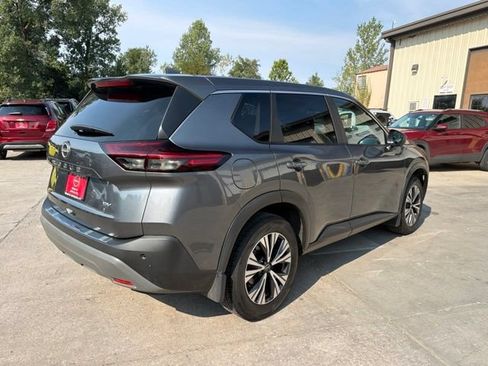 Used 2023 Nissan Rogue SV FWD image 3