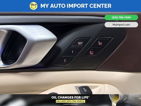 Used 2019 BMW X5 xDrive50i w/ Executive Package image 12