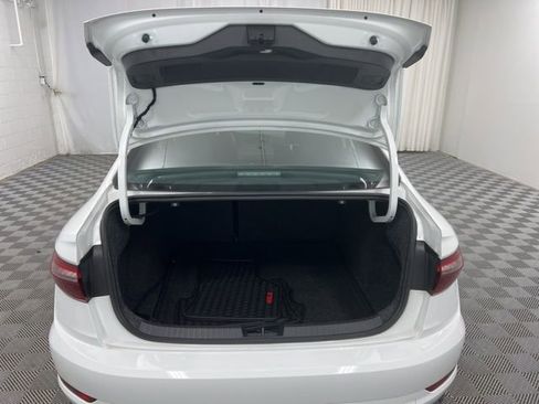 Used 2021 Volkswagen Jetta GLI image 8