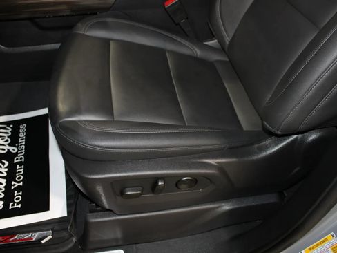 Used 2024 Chevrolet Silverado 1500 LT Trail Boss w/ Convenience Package II AWD/4WD image 32