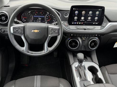 Certified 2024 Chevrolet Blazer LT w/ Convenience Package image 11