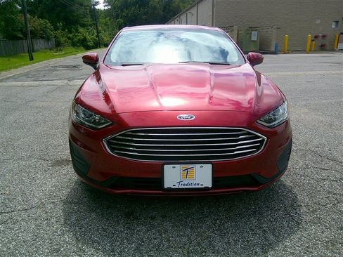 Used 2020 Ford Fusion SE FWD image 8