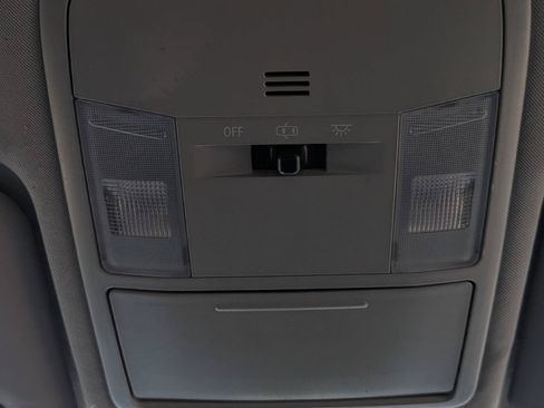 Used 2016 Toyota RAV4 LE AWD/4WD image 20