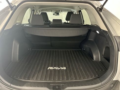 Used 2025 Toyota RAV4 XLE image 30