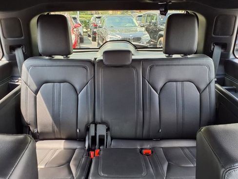 Used 2021 Ford Expedition Limited image 10