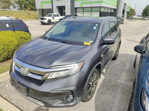 Used 2019 Honda Pilot Touring image 3